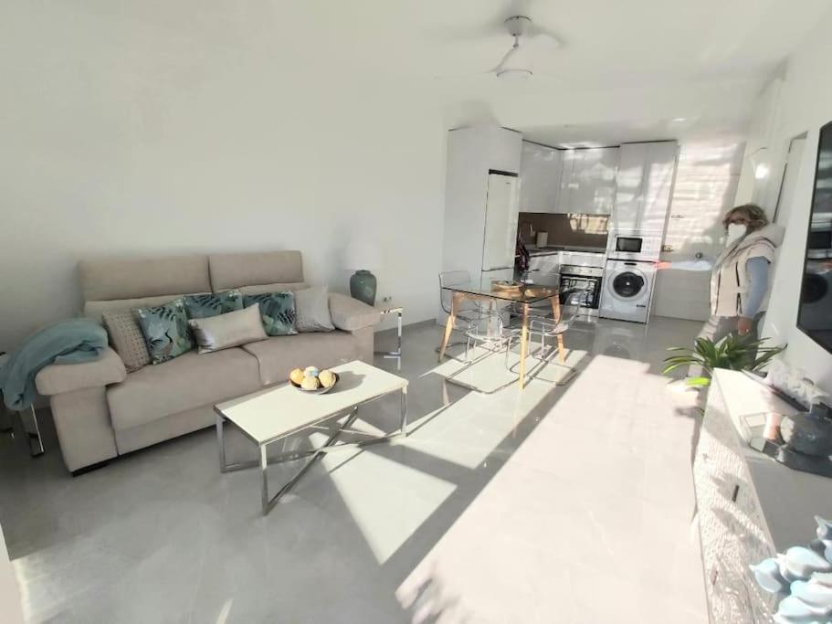 Lux. Frontbeach-Terrace. 5 Pools.Tv. 2 A.C.Netflix Benalmádena Buitenkant foto