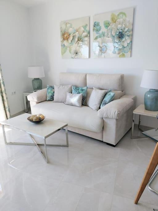 Lux. Frontbeach-Terrace. 5 Pools.Tv. 2 A.C.Netflix Benalmádena Buitenkant foto
