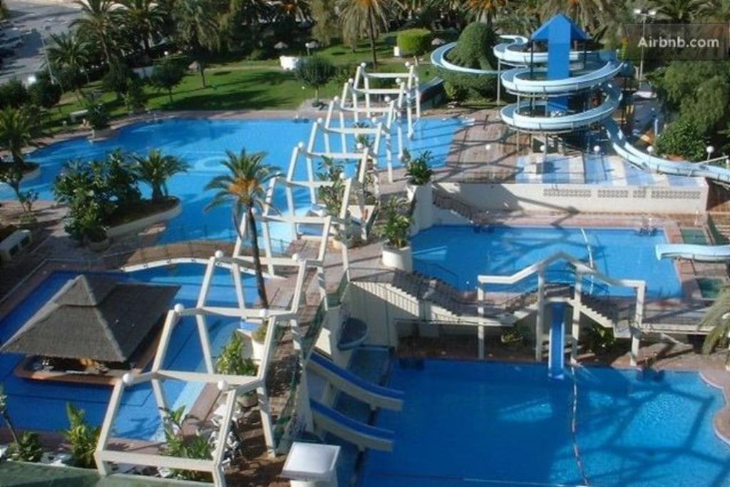 Lux. Frontbeach-Terrace. 5 Pools.Tv. 2 A.C.Netflix Benalmádena Buitenkant foto