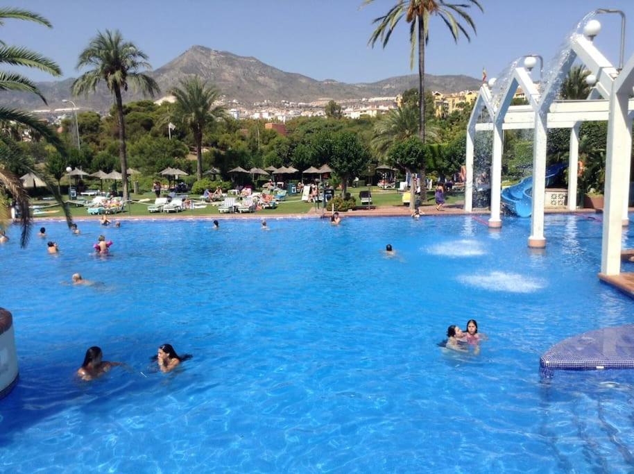 Lux. Frontbeach-Terrace. 5 Pools.Tv. 2 A.C.Netflix Benalmádena Buitenkant foto
