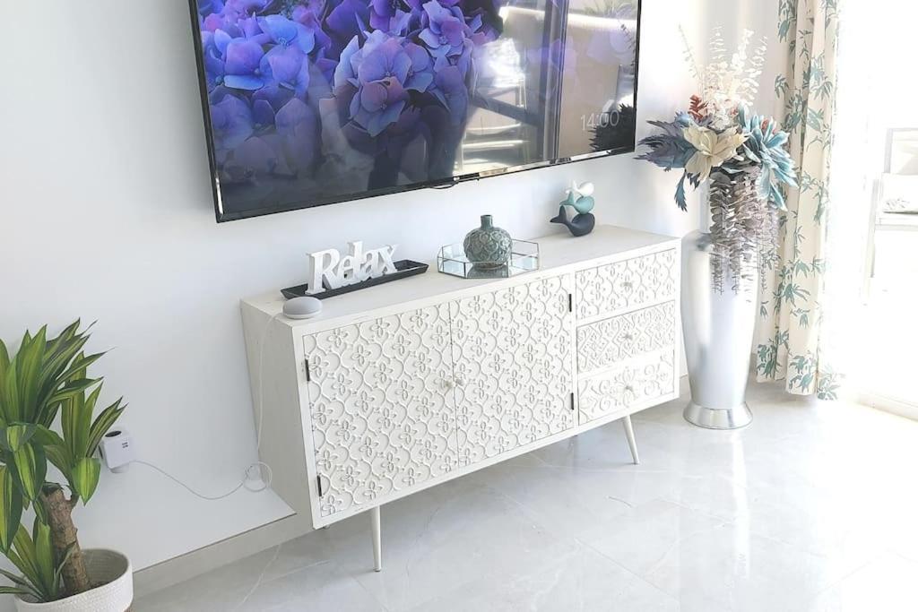 Lux. Frontbeach-Terrace. 5 Pools.Tv. 2 A.C.Netflix Benalmádena Buitenkant foto