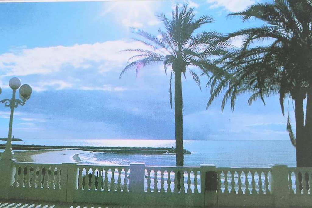Lux. Frontbeach-Terrace. 5 Pools.Tv. 2 A.C.Netflix Benalmádena Buitenkant foto