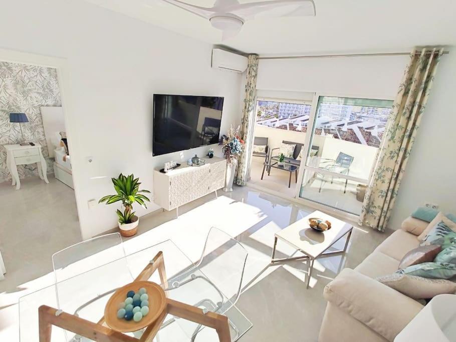 Lux. Frontbeach-Terrace. 5 Pools.Tv. 2 A.C.Netflix Benalmádena Buitenkant foto