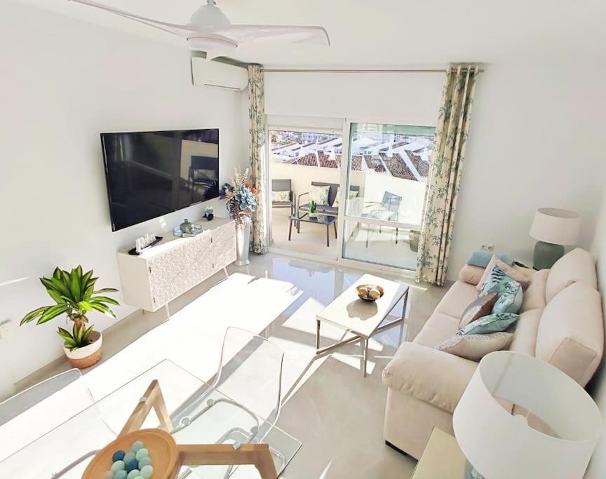 Lux. Frontbeach-Terrace. 5 Pools.Tv. 2 A.C.Netflix Benalmádena Buitenkant foto